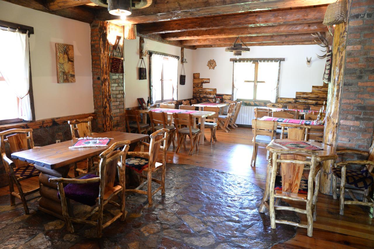 Motel Nacionalni Restoran Ognjiste Koruge Eksteriør bilde