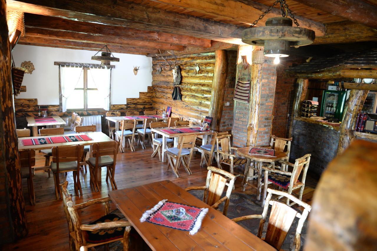 Motel Nacionalni Restoran Ognjiste Koruge Eksteriør bilde