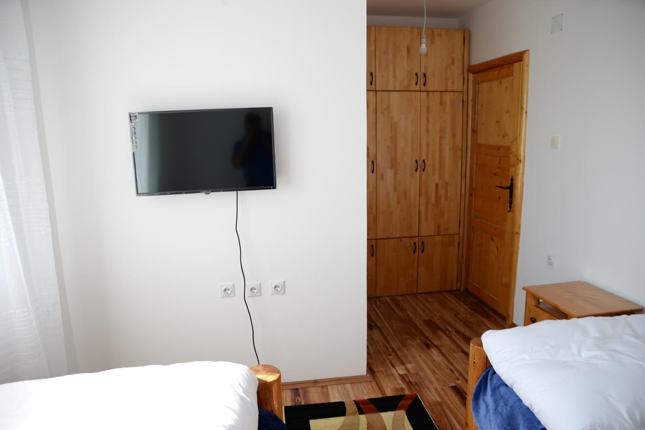 Motel Nacionalni Restoran Ognjiste Koruge Eksteriør bilde